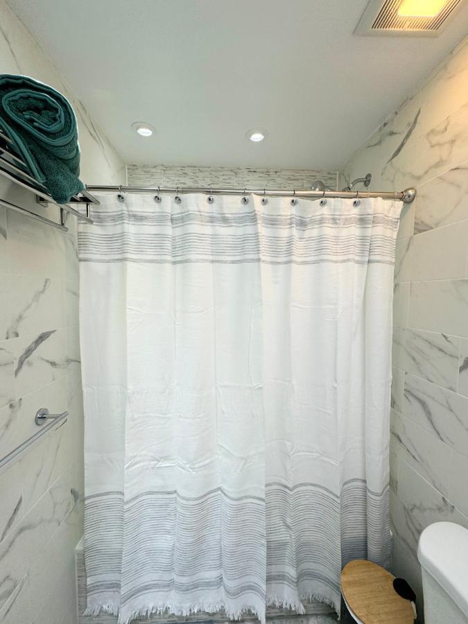 The Waltham Private Room & Bathroom John F Kennedy Jfk Lga Airport Manhattan Penn Station Bullet-Train 15 Min New York Exteriör bild