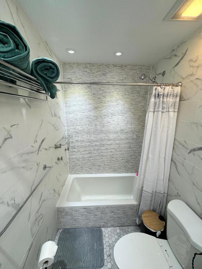 The Waltham Private Room & Bathroom John F Kennedy Jfk Lga Airport Manhattan Penn Station Bullet-Train 15 Min New York Exteriör bild