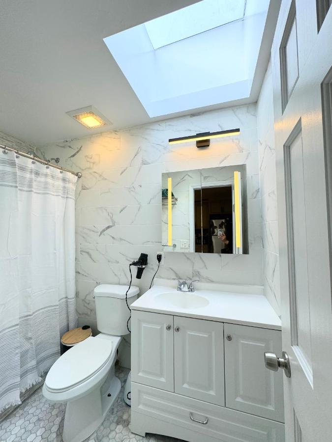 The Waltham Private Room & Bathroom John F Kennedy Jfk Lga Airport Manhattan Penn Station Bullet-Train 15 Min New York Exteriör bild